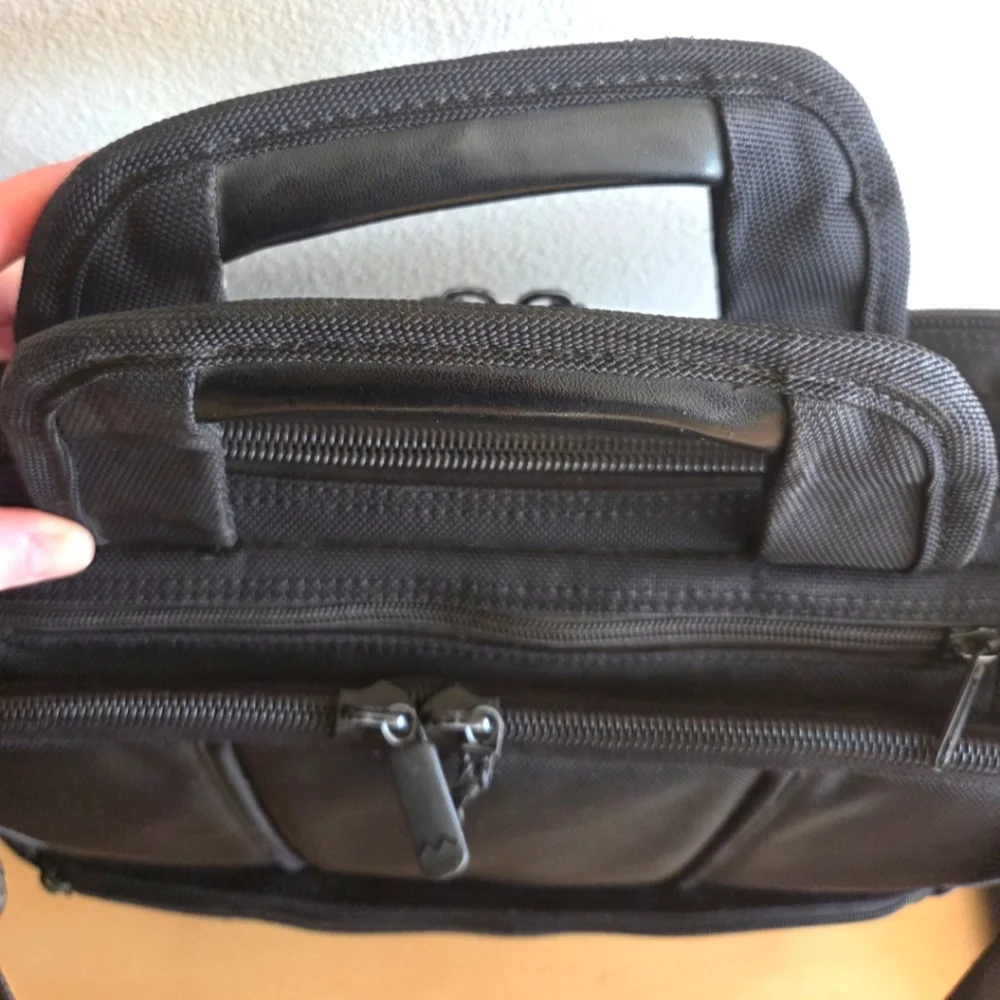 Brenthaven Classic Ballistic Nylon Business Laptop Bag, Black